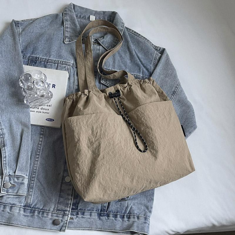 Женская сумка через плечо большой вместимости — фото 17