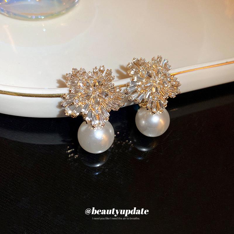 Diamond-Studded Silver Flower Pearl Earrings: Luxury Fashion Jewelry for Women