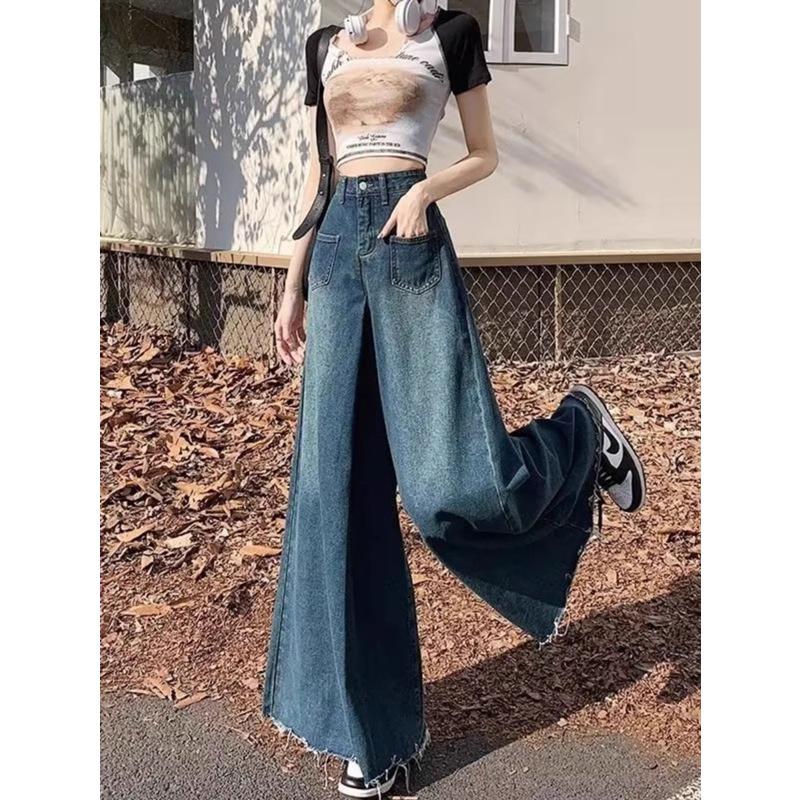 Plus Size Retro Frayed Wide-Leg Denim Skirt for Pear-Shaped Women - High Waist, Slimming Flared Design for Spring and Autumn.