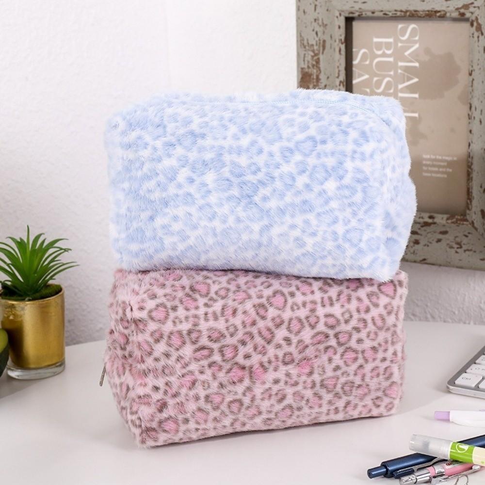 Plush Travel Toiletry Pouch Large Capacity Cosmetic Bag Durable Leopard Print Makeup Bag Women