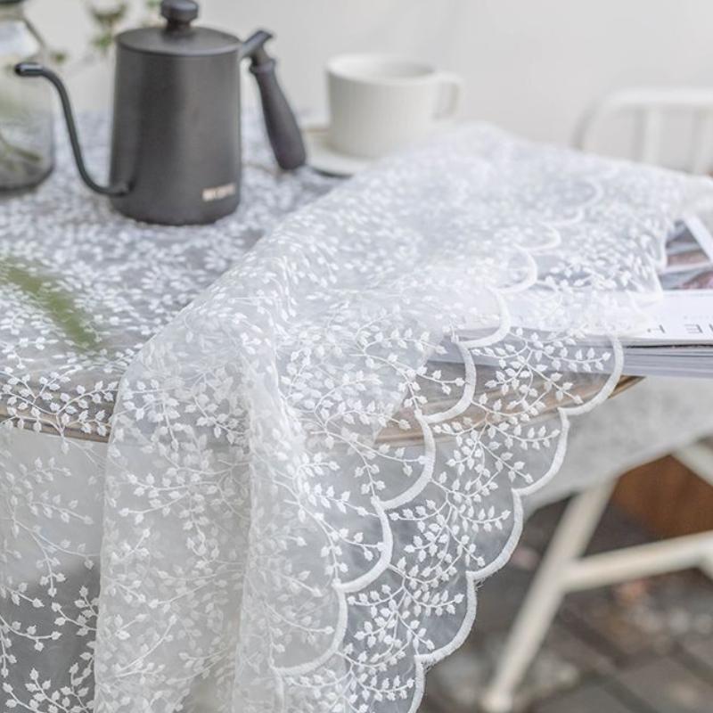 Französischer Stil Spitze Transparentes Netz Tischdecke, Rechteckiges Polyester Strickgewebe mit Blumenmuster, Maschinell gefertigt für Weihnachts-Feiertags-Essdekor