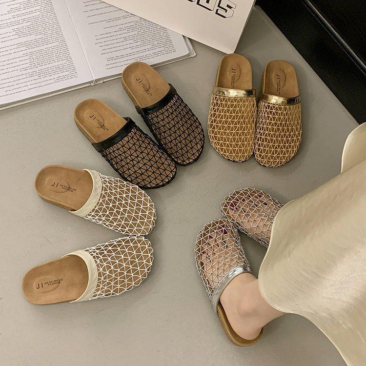 Niszowe tkane puste siateczkowe chłodne kapcie damskie buty do noszenia 2025 nowe letnie na płaskiej podeszwie oddychające sandały z zakrytą piętą
