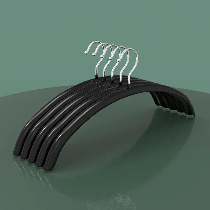 

Набор из 10 вешалок для одежды с нескользящим покрытием, без выступов на плечах, стальные вешалки для свитеров, вешалки для рубашек, предотвращающие скольжение 5PCS чёрный