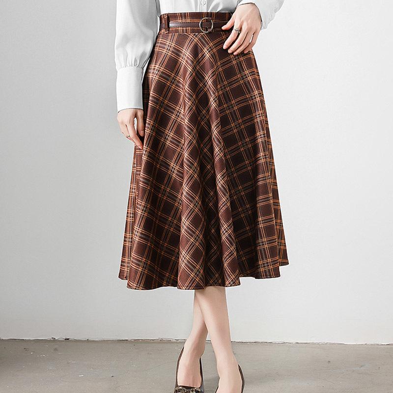 Women's Retro Plaid High-Waist A-Line Skirt — Petite, Slimming, Mid-Length Umbrella with Big Hem for Spring and Autumn