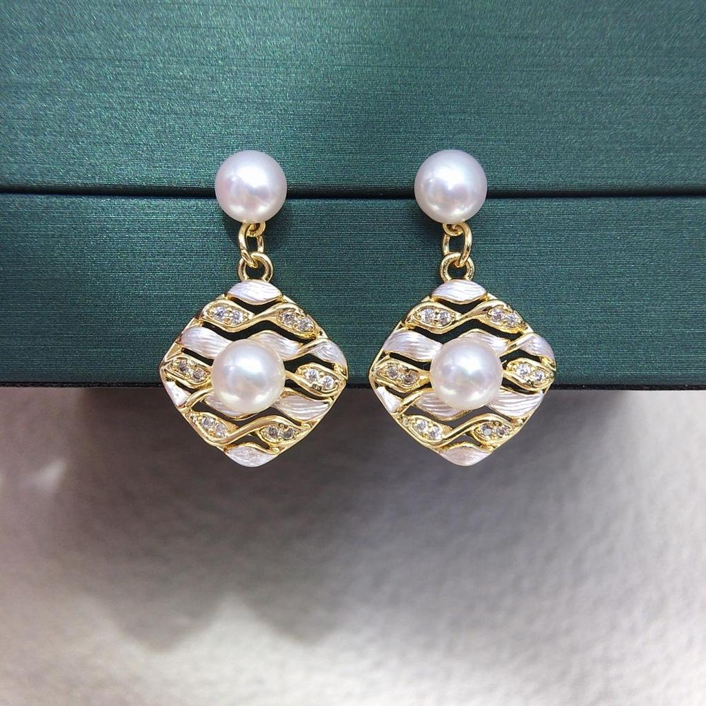 Pearl Stud Earrings - Natural Freshwater, Geometric Diamond Design, Elegant Retro Style Jewelry
