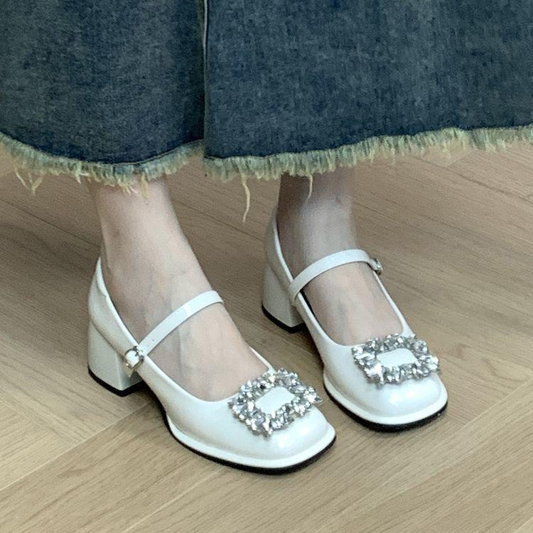 Französische Strass Mary Janes High Heels Damen 2025 neues Temperament Dame Ein-Wort-Schnalle mit dickem Absatz mit Rock Einzelschuhe