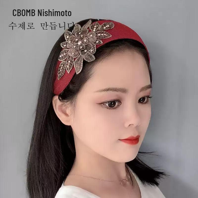 Elegant Wide-Brim Flower Headband – Breathable, Non-Slip Hair Accessory for Women