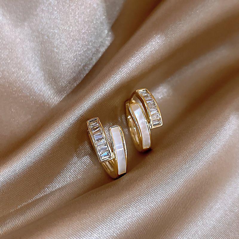 

Double Shell Zircon Earrings Earrings for Women 2025 New Arrival Best Selling Unique Earrings Accessible Luxury Fancy Graceful Earrings Shell zircon earring