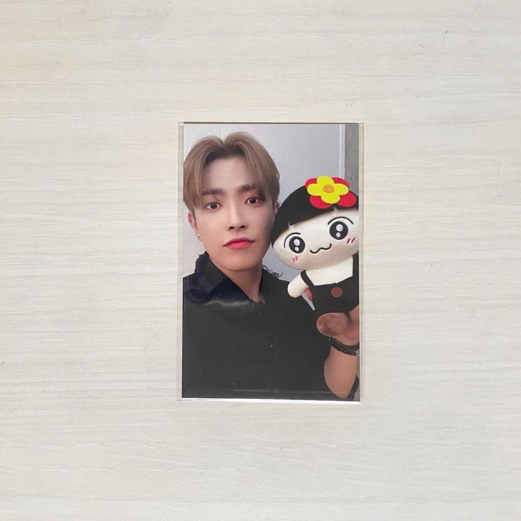 Used ATEEZ Hongjoong trading card