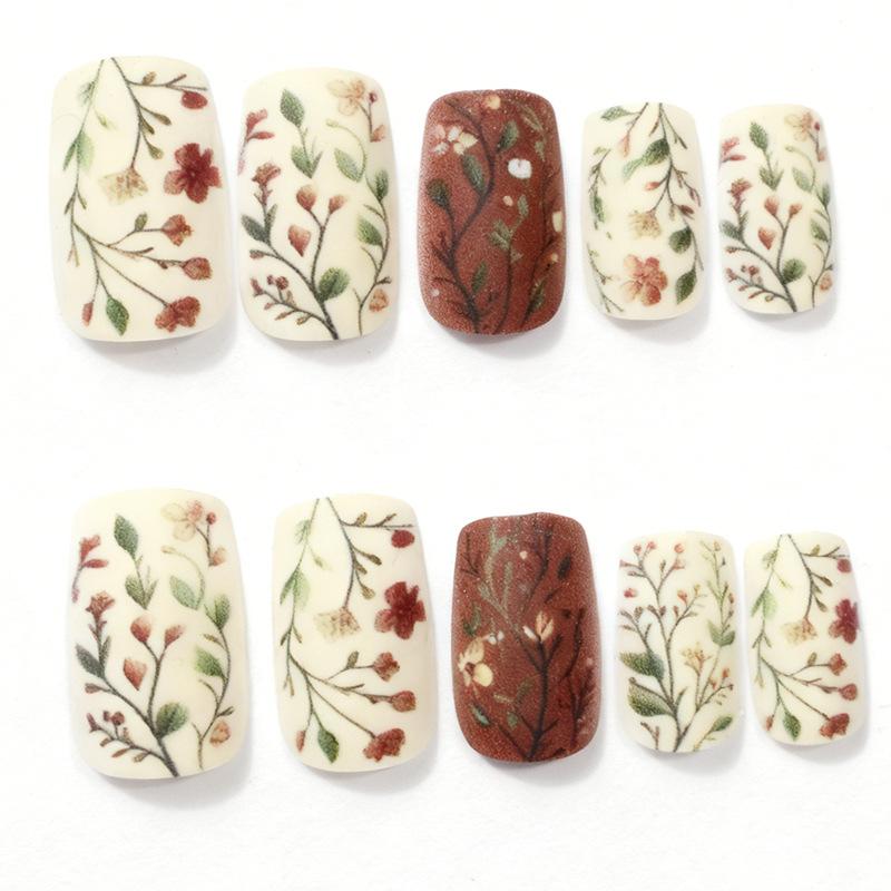 24 Pieces Of Nail Art In Autumn And Winter In Europe, America, Warm Colors, Small Freshness, Small Floral Leaves, Medium Length, Wearing Nail