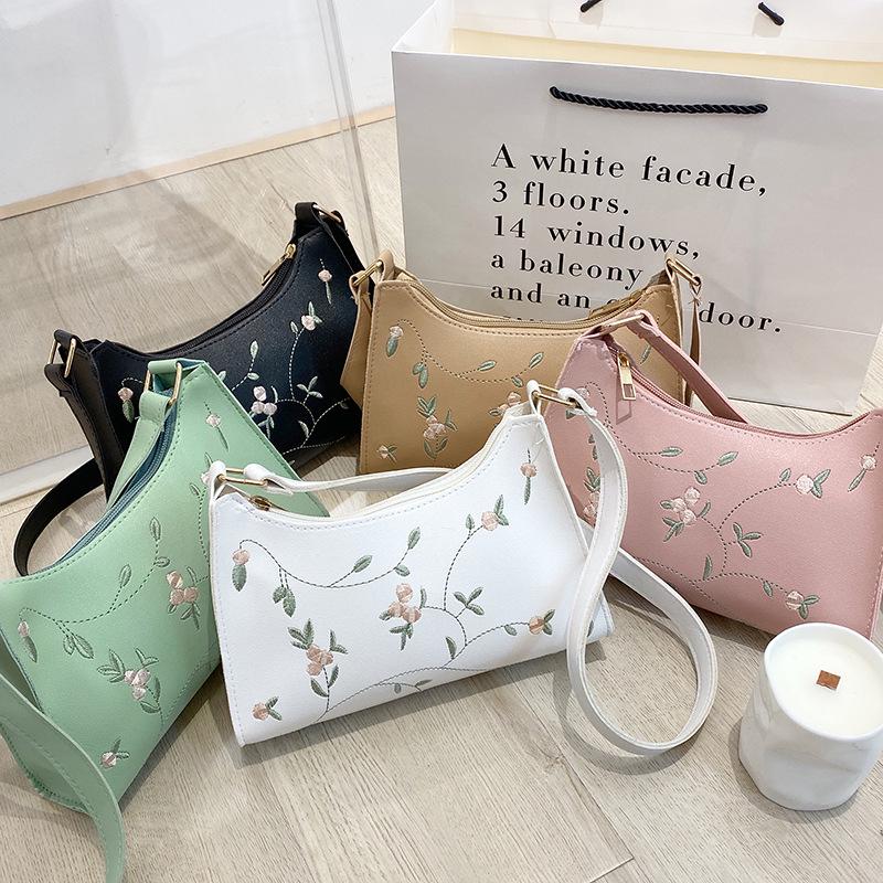 

2022 Women s Embroidered Shoulder Bag: Chic Mobile Phone & Gift Bag чёрный