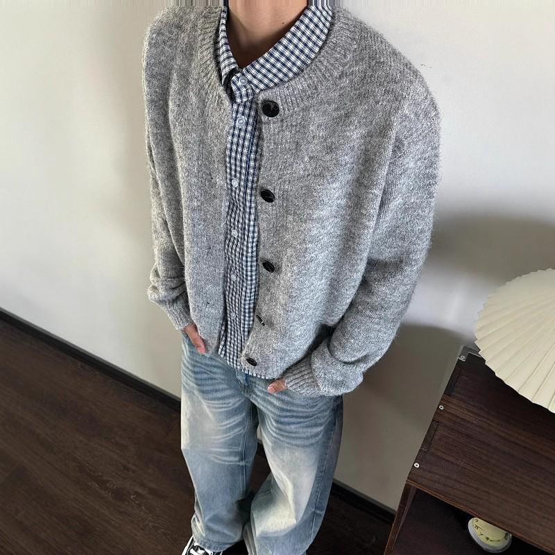 

Men s American Retro Knit Cardigan - Autumn/Winter Round Neck Sweater, High-End & Lazy Style. XL світло-сірий колір