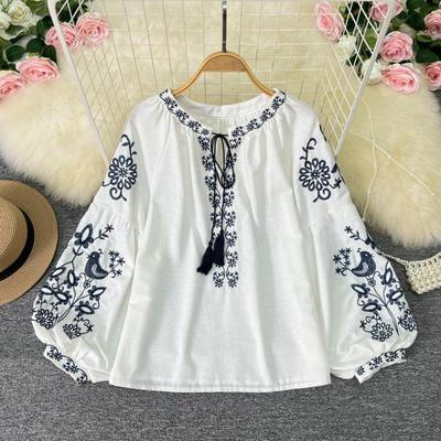 Blusa da donna vintage stile etnico ricamata con nappe, scollo rotondo, maniche a bolla larghe, top da vacanza
