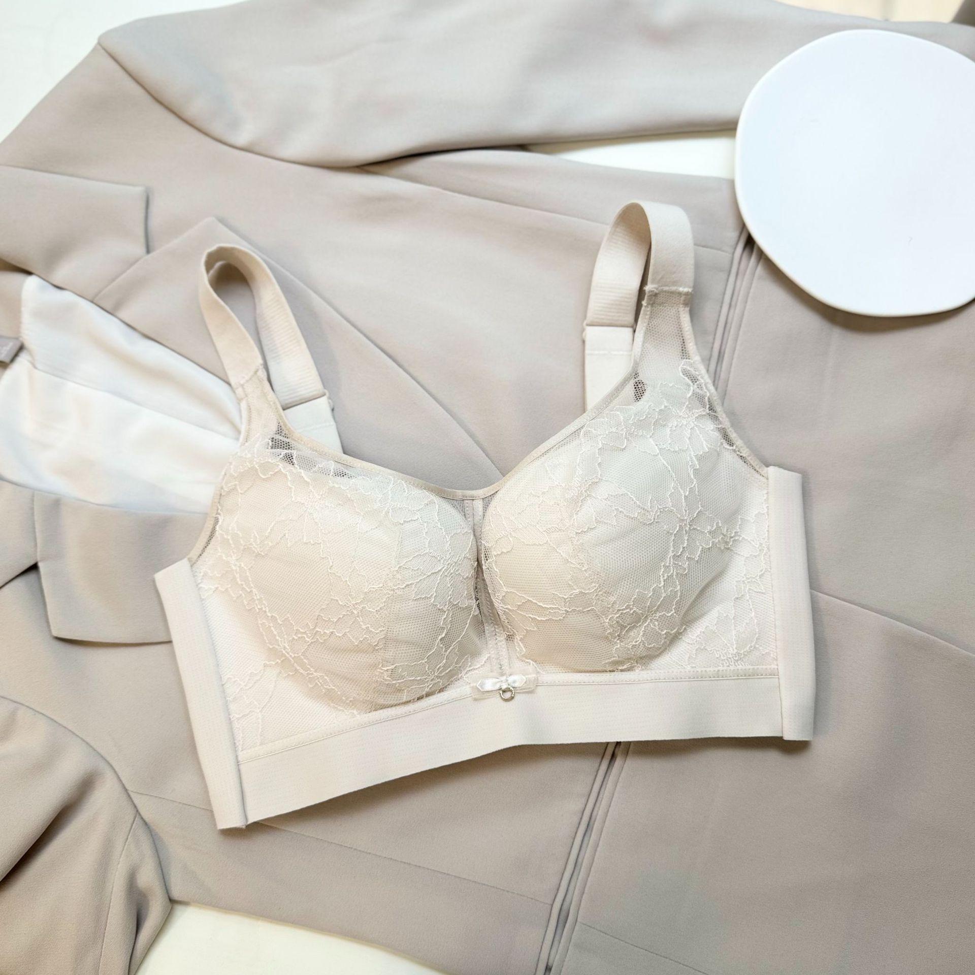 

Большой размер Регулировка Поддержка груди Подтягивающий Бескаркасный бюстгальтер 75/34CD