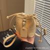 Retro Versatile Niche Design New Trendy Bucket Bag Women's Popular Drawstring Light Luxury Shopping High-end Crossbody Bag