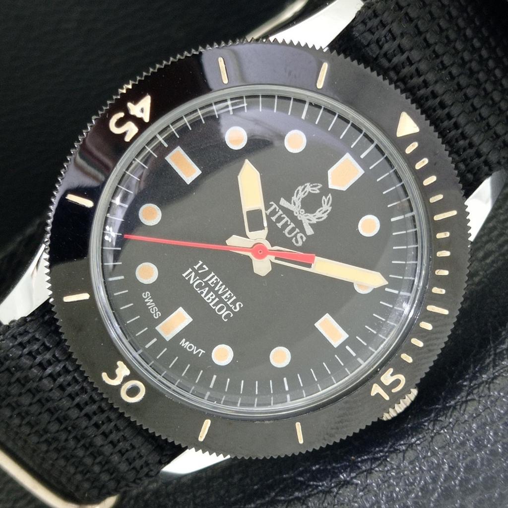 

ШВЕЙЦАРСКИЕ ВИНТАЖНЫЕ ЧАСЫ TITUS С РУЧНЫМ ЗАВОДОМ, МУЖСКИЕ, ВРАЩАЮЩИЙСЯ БЕЗЕЛЬ, ЧЕРНЫЙ ЦИФЕРБЛАТ a700219-5 R202-a700219