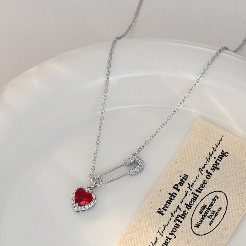 Real Gold Electroplated Zircon Temperament Collarbone Chain Women's Niche Design Sense Pin Peach Heart Necklace Fashion Versatile Neck Chain