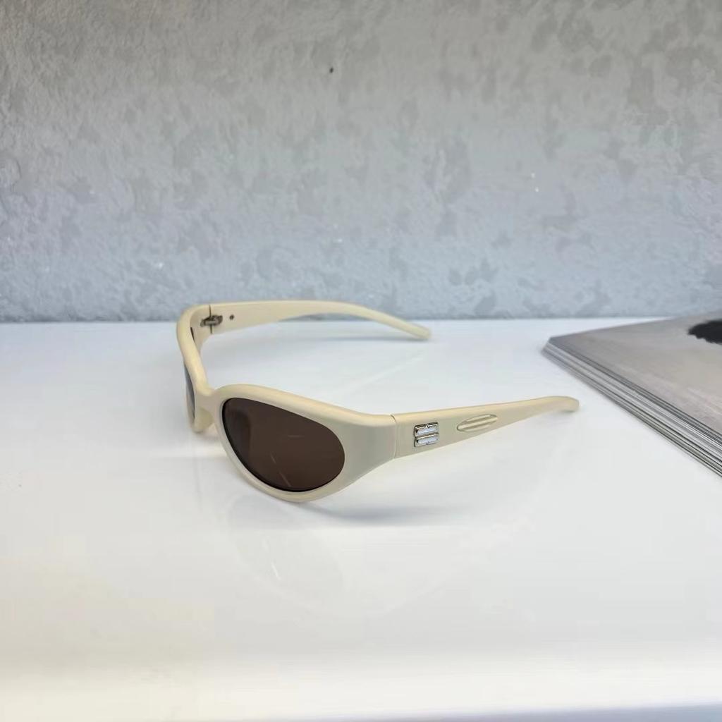 New Style Sun Glasses For Women Fashion Stylish Uv Protection Men'S Sun Glasses Punk  Travelling Female Sunglass