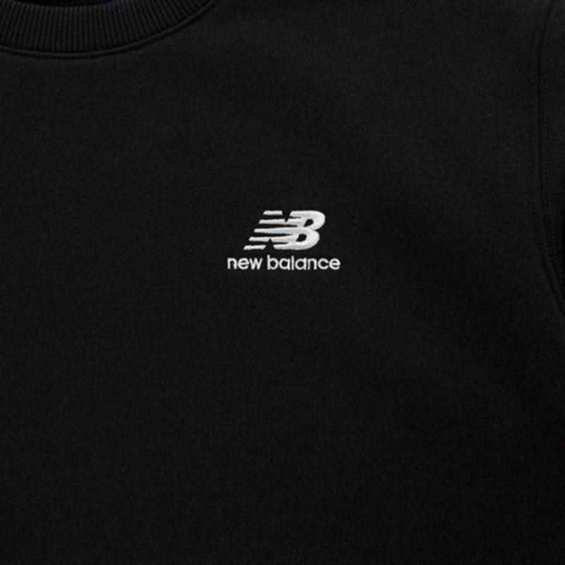 New Balance Small Logo Sweatshirt Nbnccb1013 19