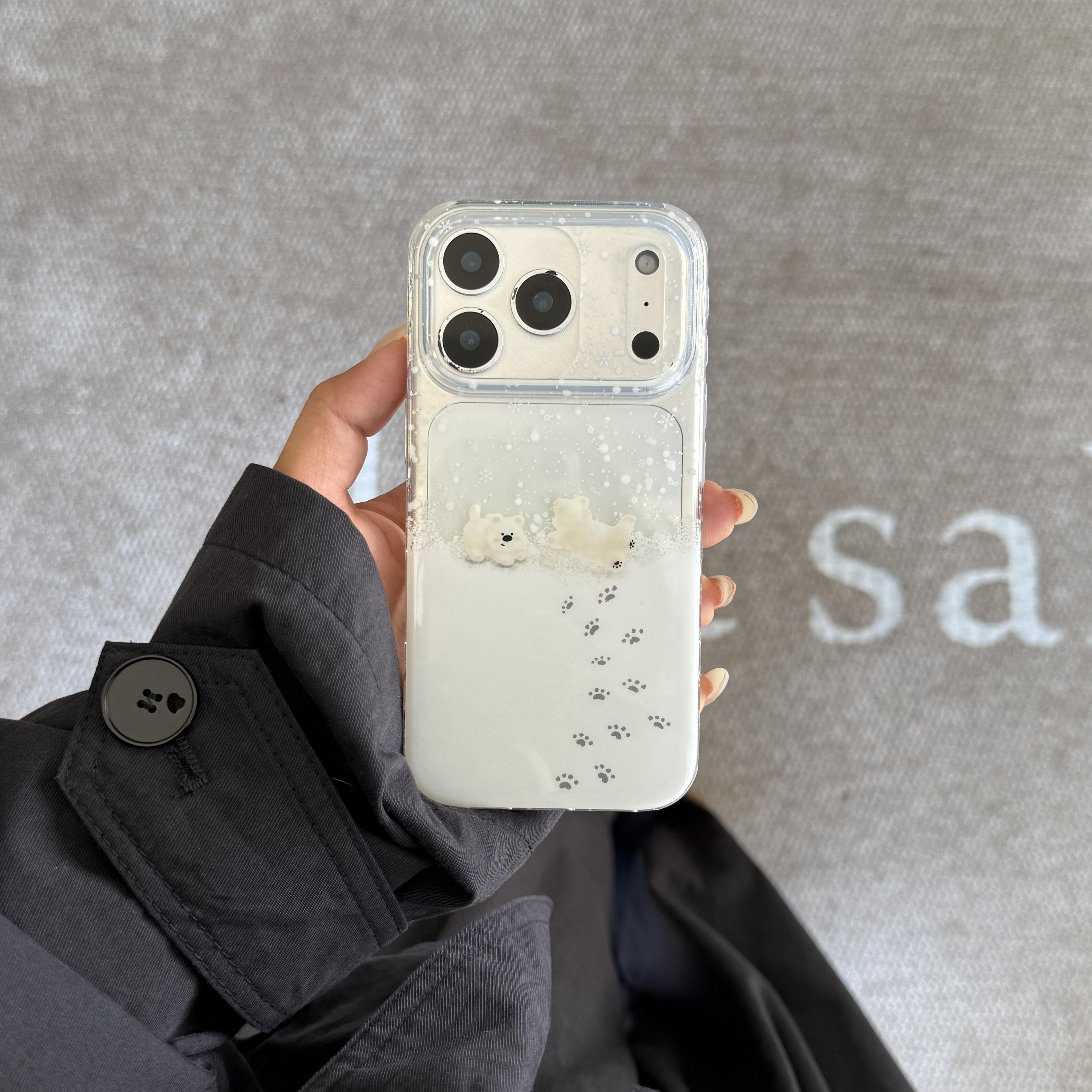 

Спокійний та грайливий білий собака на сніговій місцевості Захисний чохол для телефону для iPhone 17 16 15 14 11 12 13 Pro Max Plus Задня кришка iPhone 14 Pro