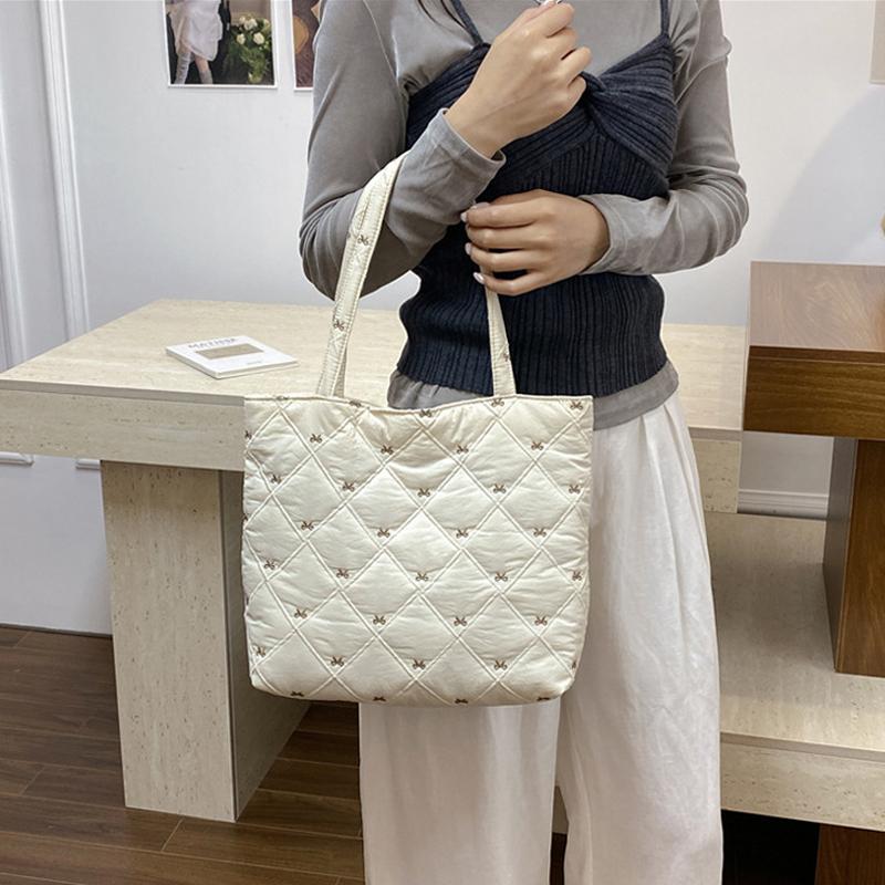 Casual Large Capacity Quilted Tote Bag Argyle Pattern Solid Color Lightweight Bow Embroidery Shoulder Bag For Women