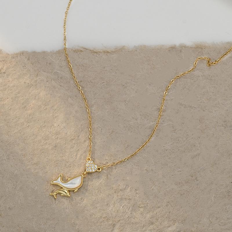 Necklaces Niche Design Natural Mother-of-pearl Dolphin Pendant for Women Charms Fashion Vintage Pendant Jewelry