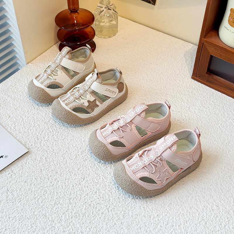 Girls Sandals Hollowed-out Non-slip Kids Beach Shoes Toes Capped Anti-kick 2025 Summer New Children Beach Shoes Mesh Breathable