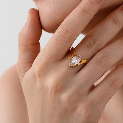 Zirkonia-Ring im Marquiseschliff: 18K Goldbeschichteter Edelstahl, Wasserdicht, Stapelbar, Vielseitiger Luxusschmuck