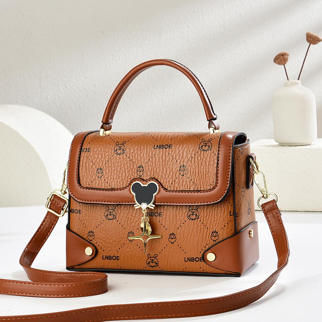 Women's Bag Single Shoulder Small Square Bag 2025 Winter New Trend Versatile Model Niche Girl Heart Bag Women's Bag