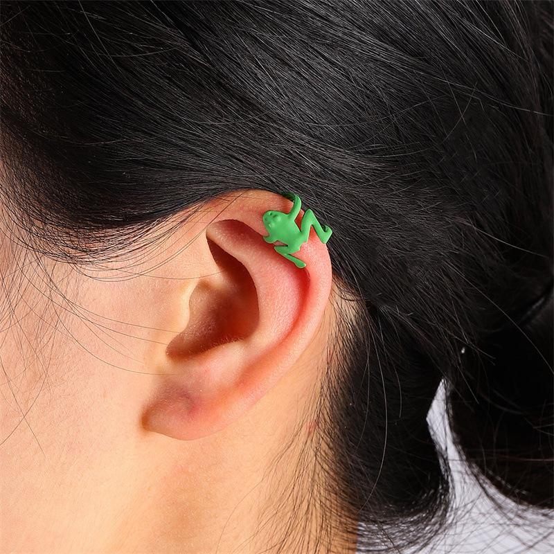 ZAKOL 2pcs Fashion Creative Cute Frog Ear Cuff Clip for Women Girls Fashion Green Insect Non-pierced Earrings Accessories Gift