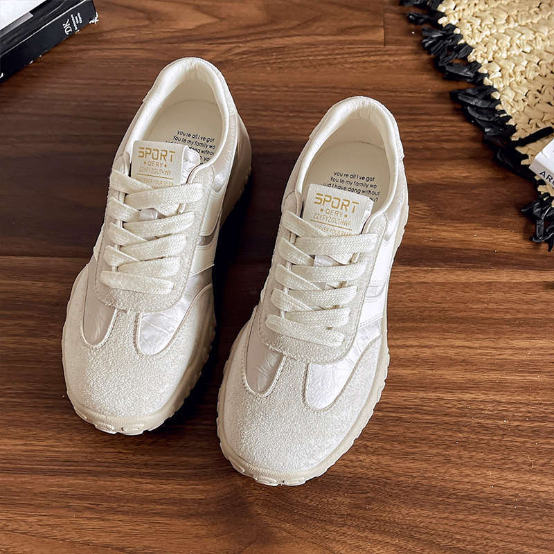 Versatile feet small sports and leisure board shoes women's spring new lightweight thick-soled German training shoes Forrest Gump shoes