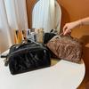 2026New Retro Pu Large-capacity Cosmetic Bag, Portable Makeup Organizer, and Travel Toiletry Bag