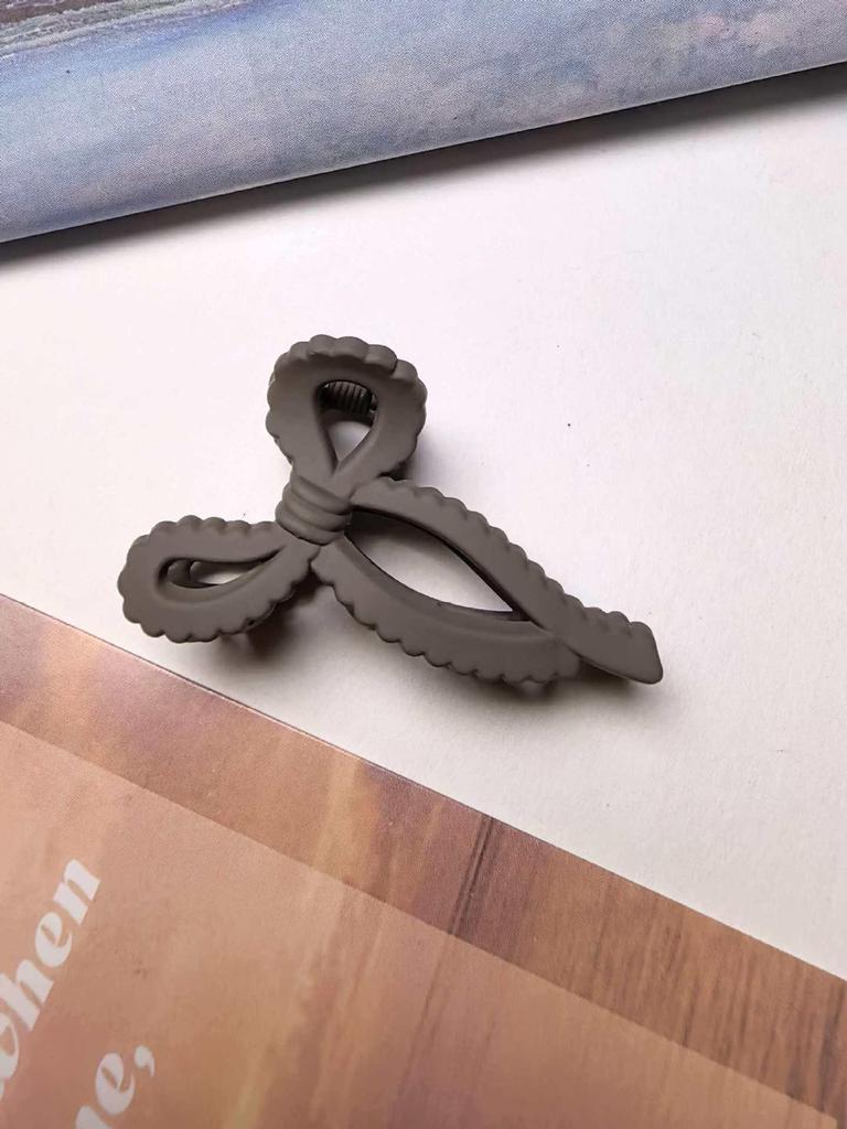 4cm Frosted Milk Coffee Hair Claw Clip for Women’s Updo – Small, Simple, Shark Design
