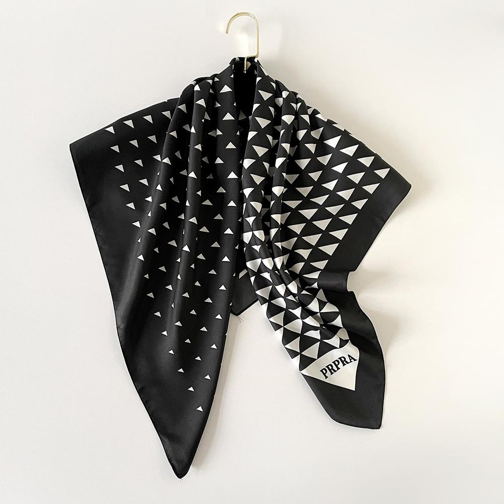 Nový tištěný hedvábný šátek čtvercový šátek černobílý jednoduchý čtvercový šátek dámský šátek na ochranu před sluncem