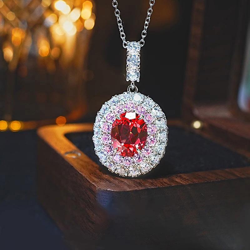 Ladies' Luxurious Oval Pendant Necklace, Paired with Double Circle Zircon Inlay, Elegant Banquet Jewelry, Daily Wear, Holiday Gift Giving