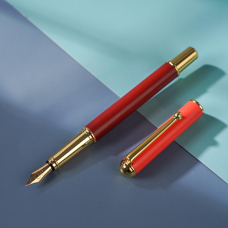 Children's Fine Nib Fountain Pen Set with Engravable Option, Includes Replaceable Ink Cartridges for Student Calligraphy Practice.