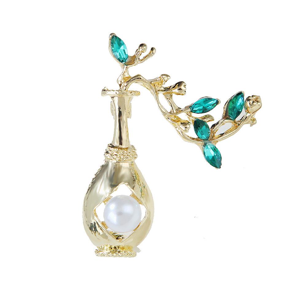 

Retro Cheongsam Pearl Brooch Chinese Style Gold Vase Design Temperament Elegant Long-lasting Color Exquisite Women s Gift Pin