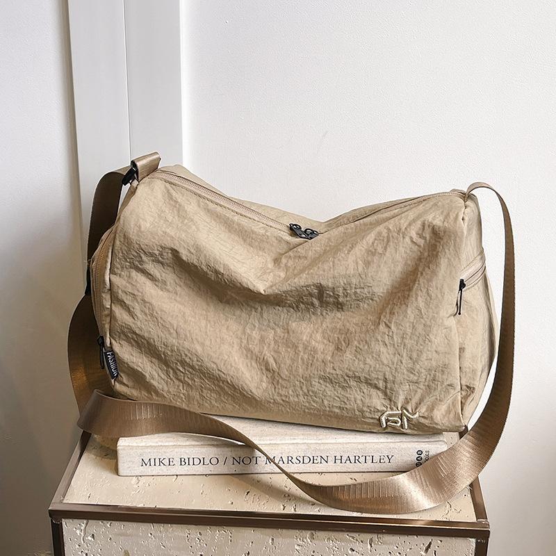 Fashion, Lightweight, Simple and Casual Large-capacity Shoulder Messenger Casual Bag, Autumn New High-value Tote Bag