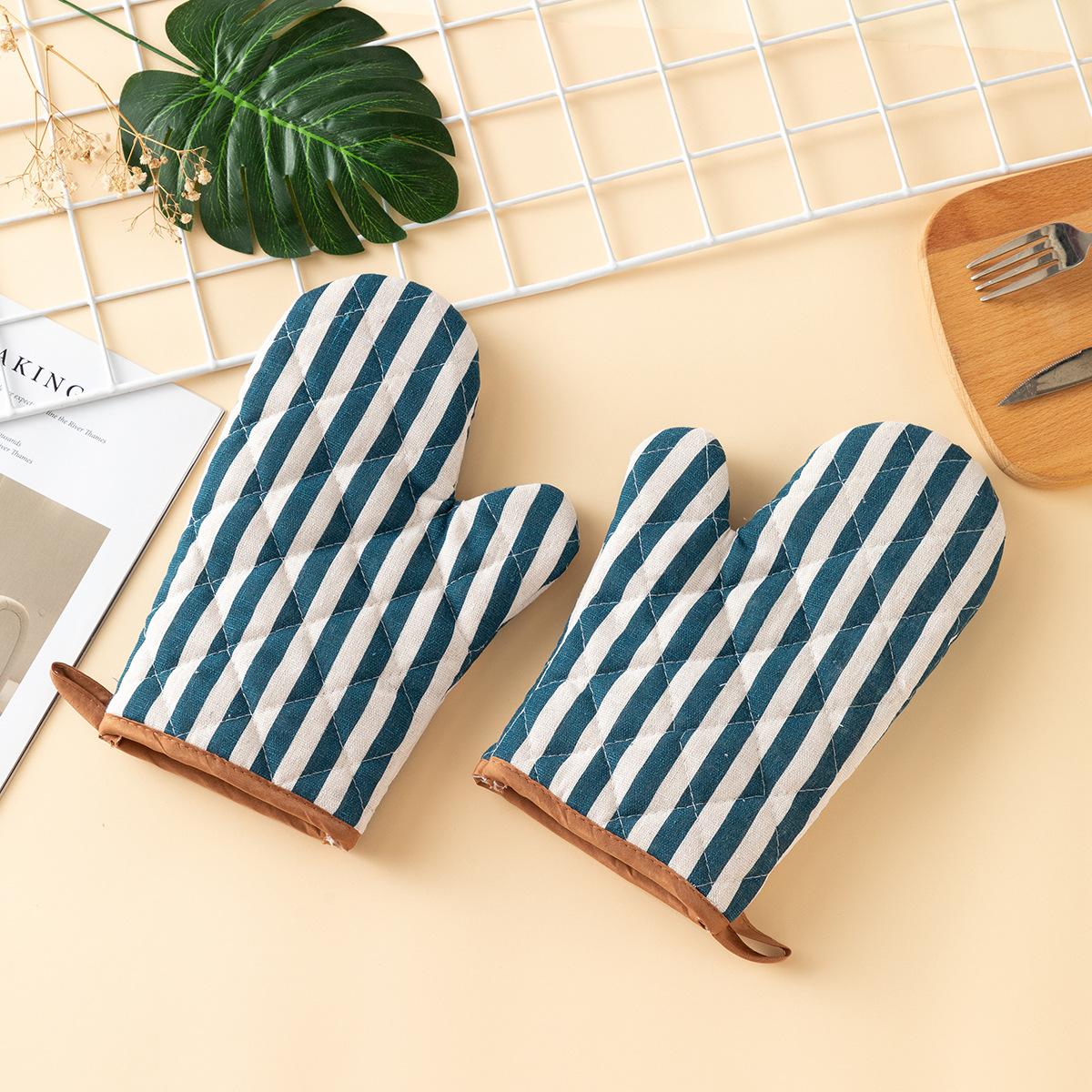 

2pcs Thickened Oven Mitts Home Kitchen Lattice Mitts High Temperature Resistant Baking Microwave Mitts Kitchen Baking Supplies