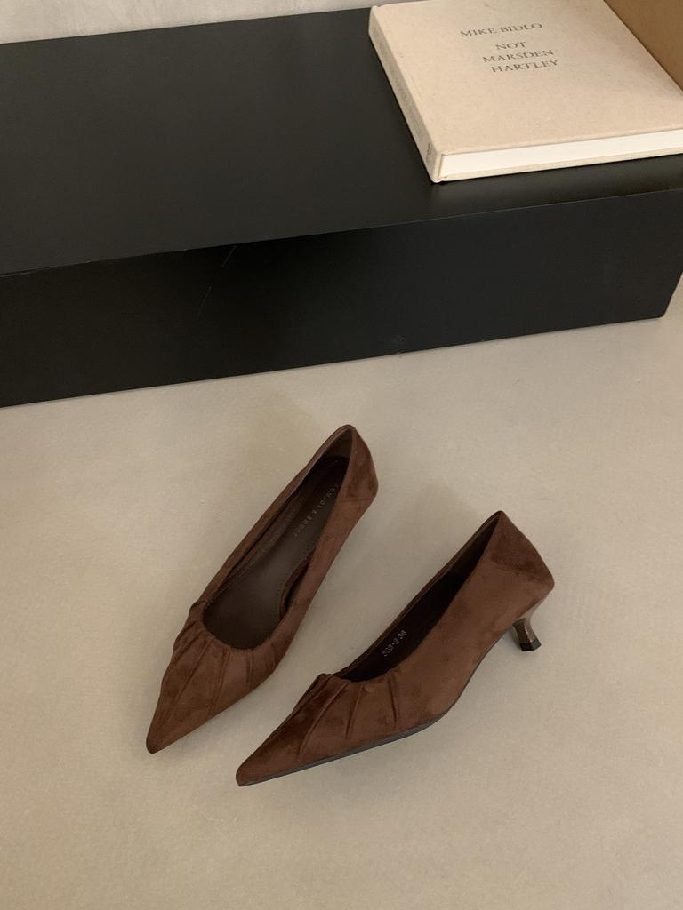 French Kitten Heel Medium High Heel Pointed Pleated Single Shoes Women's Shoes 2025 Summer Temperament Suede Black Commuter Shoes