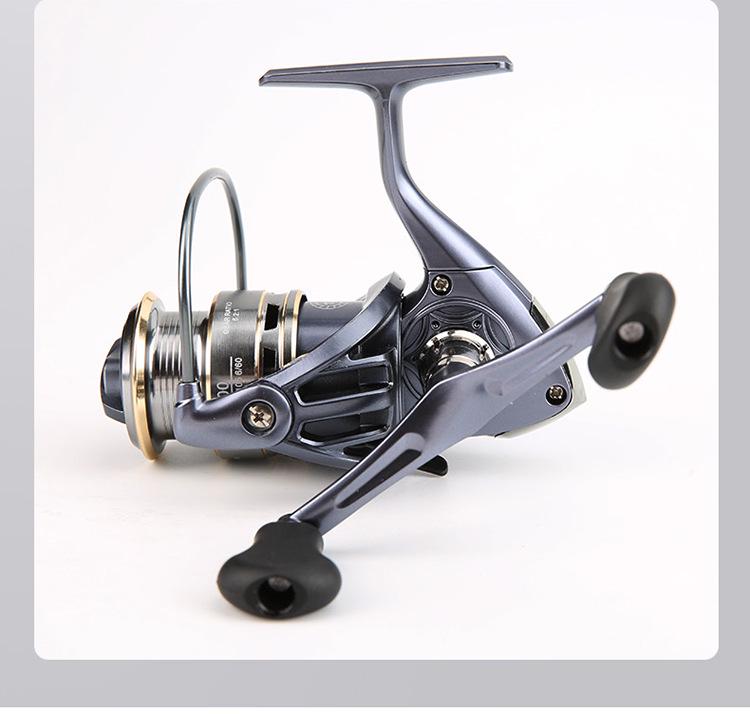 Mulineta de filare cu cap metalic cu culbutor dublu pentru aruncarea la distanta, ideala pentru pescuitul pe mare.