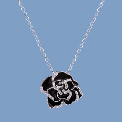 Klassische Emaille-Schmuck-Halskette, modischer Blumen-Anhänger-Schmuck, schwarzer Epoxidharz-Damenschmuck, sanfte Pullover-Kette