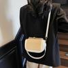 Minimalistische Modische Exquisite Damen-Schultertasche mit Schulterriemen-Design Vielseitig für Pendeln und Zusammenkünfte
