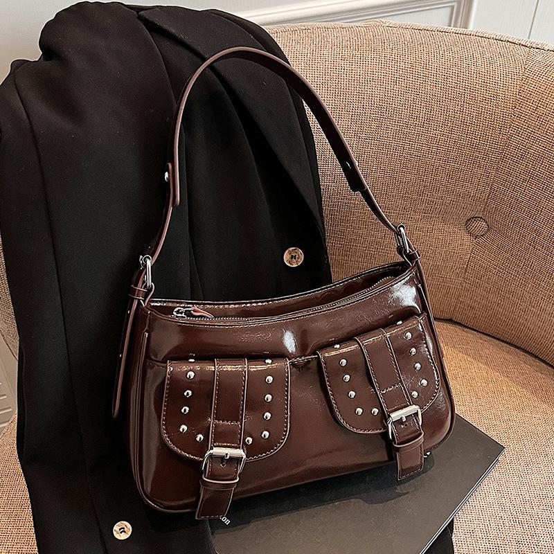 New niche high-end locomotive Spice girl style underarm bag versatile commuter cool shoulder messenger women's bag