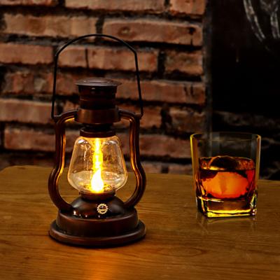 Lampada a olio vintage alimentata a batteria portatile con maniglia squisita lanterna da campeggio a LED, luce notturna per cortile