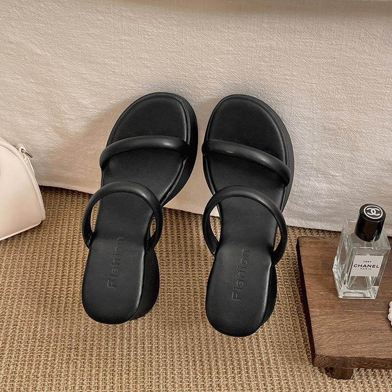 Internet Celebrity Temperament Black Explosion Heightened Thick Bottom Slippers Women's Summer Wear 2025 New Non-slip Cool Slippers