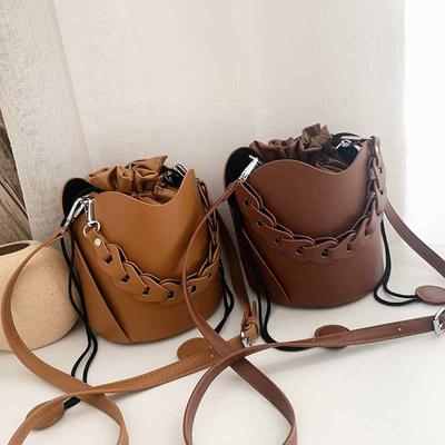 Vysoce kvalitní dámská taška do kbelík Jednobarevná kabelka Pu Leather Dámská Crossbody kabelka Módní Univerzální Dámská kabelka