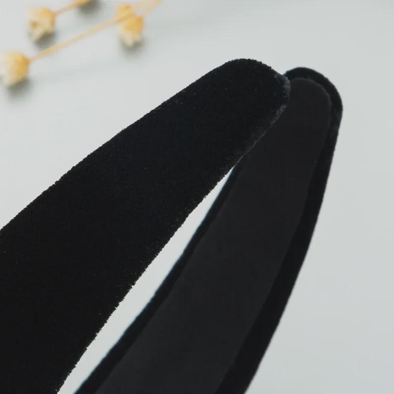 Bentiță Heming cu model baroc retro, cu margini late, model exagerat de craniu