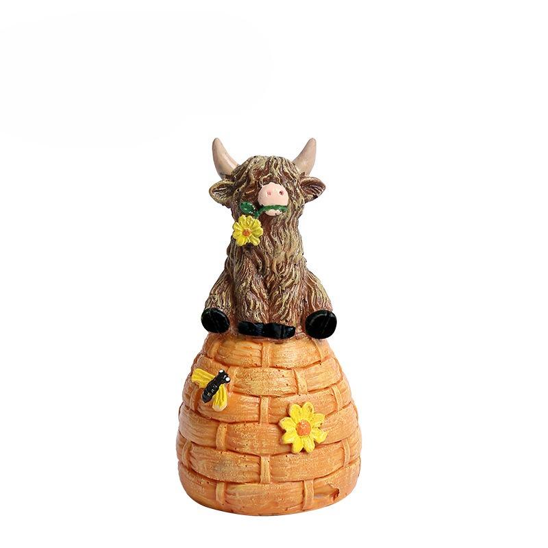 

Creative Heights Beef Resin Sculpture - Spring Desktop Decoration - Potted Garden Festival Decorative Item Sit in the beehive