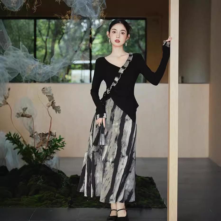 

Autumn Retro Hanfu Set: Cross-Collar Top & Ink Wash Skirt Large